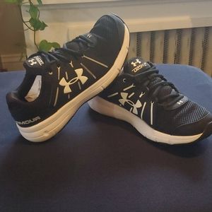 Woman's UA Dash 2 ruining sneakers